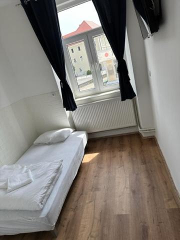 Gostilna In Apartmaji Zlati Lev - Maribor Buitenkant foto